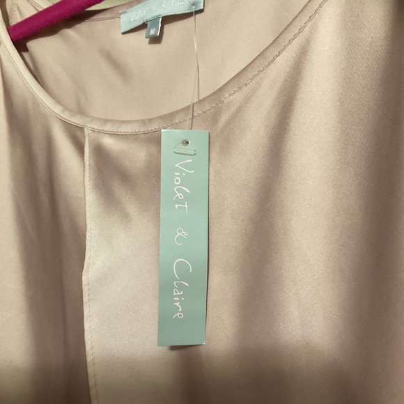 Short sleeve blouse beautiful light pink size Medium brand new with tags. - Picture 4 of 4